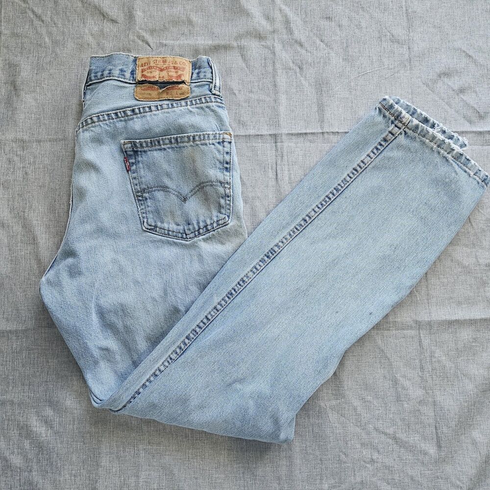 Vintage Levi’s Men's 550 Straight Leg Jeans Size 31x32 Light Wash Distressed